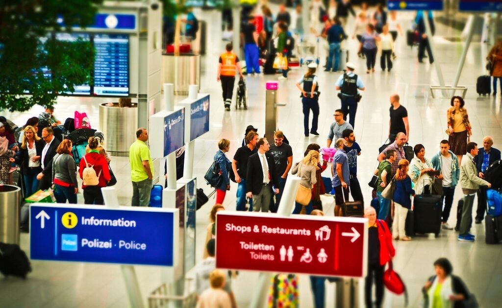Claim Compensation for a Paris Charles de Gaulle Airport to Barcelona El Prat Airport Flight
